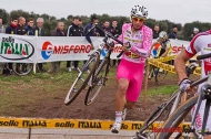 Franzoi impegnato a saltare gli ostacoli del tracciato pezzaiolo