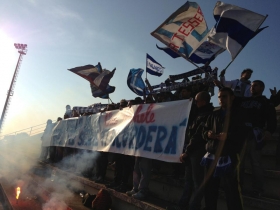 Gli ultras biancazzurri a Margherita di Savoia (foto Vincenzo Lagalante Gli ultras biancazzurri a Margherita di Savoia (foto Vincenzo Lagalante)