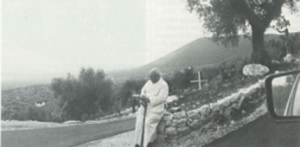 don Nicola Carbonara in meditazione