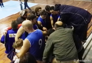 Il saluto della squadra ai tifosi a fine partita (foto mediapulia) Il saluto della squadra ai tifosi a fine partita (foto mediapulia)