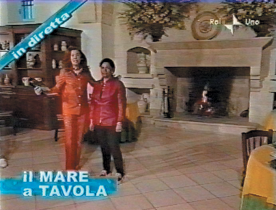 L’inviata del programma Rai La vita in diretta, Francesca Fabbri, con Marisa Melpignano nelle vesti di guida a Masseria San Domenico.