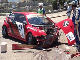 L'incidente di Luigi Sambuco a Cesaretta (Foto Enzo Caramia)