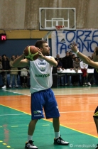 Il playmaker Mauro Santoro, top scorer della partita per la Technoacque Il playmaker Mauro Santoro, top scorer della partita per la Technoacque