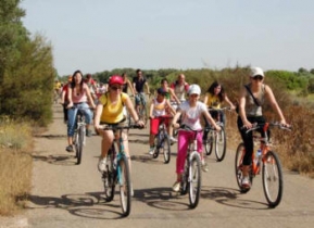 Ciclisti amatoriali in azione