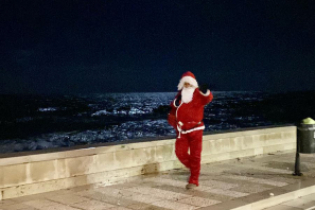 Babbo Natale vien dal mare a Torre Canne