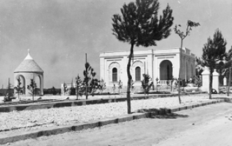 il “Circolo del Littorio” (oggi casina municipale) in tutto il suo antico a superbo splendore