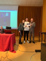 Il vincitore Davide Nardelli premiato da Ninni Pepe