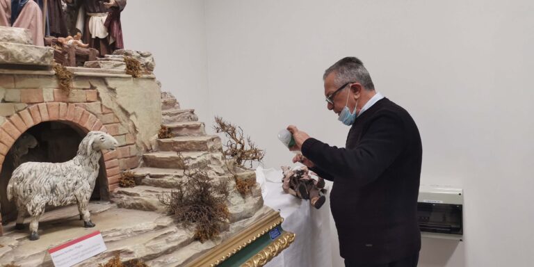 Francesco Invidia, dal Quirinale alla Mostra Internazionale I Presepi del Chiostro dell’UTL Francesco Invidia, dal Quirinale alla Mostra Internazionale I Presepi del Chiostro dell’UTL - Osservatorio Fasano
