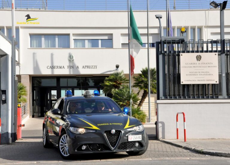 Fiamme Gialle: controlli per prevenire e contrastare il fenomeno del lavoro “nero” e irregolare Fiamme Gialle: controlli per prevenire e contrastare il fenomeno del lavoro “nero” e irregolare - Osservatorio Fasano