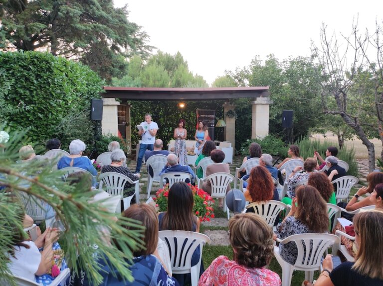 "LibriAmo tra gli ulivi": Luca Bianchini a Villa Falcolini alla Selva - Osservatorio Fasano