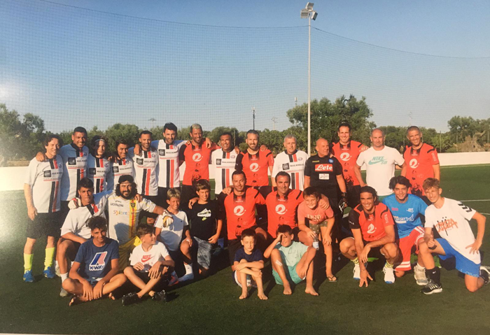 Ex big del calcio in vacanza si sfidano in una partita di calcio a Savelletri Ex big del calcio in vacanza si sfidano in una partita di calcio a Savelletri - Osservatorio Fasano