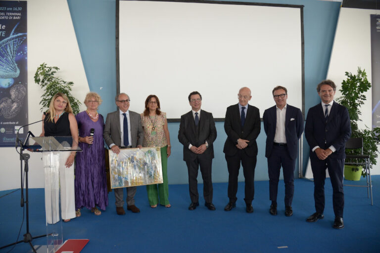 Il prof. Mattia Gentile premiato per le sue ricerche sullo screening prenatale per riconoscere la SMA Il prof. Mattia Gentile premiato per le sue ricerche sullo screening prenatale per riconoscere la SMA - Osservatorio Fasano