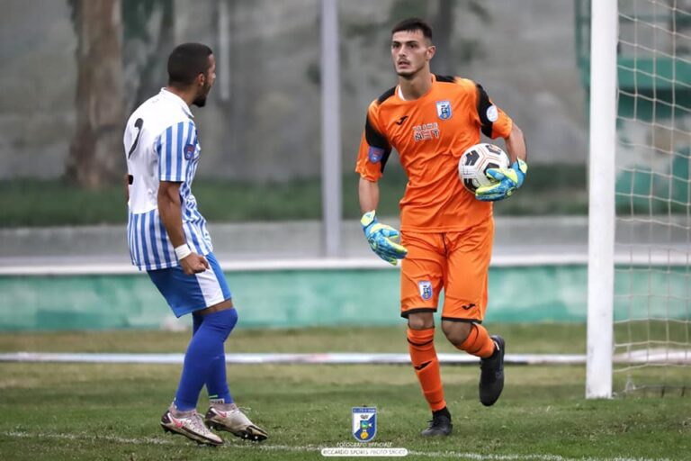 Il Fasano cede il passo al Rotonda ed esce sconfitto 1-0 dal “Veneziani”. Pesa la lunga lista di infortuni Il Fasano cede il passo al Rotonda ed esce sconfitto 1-0 dal “Veneziani". Pesa la lunga lista di infortuni - Osservatorio Fasano