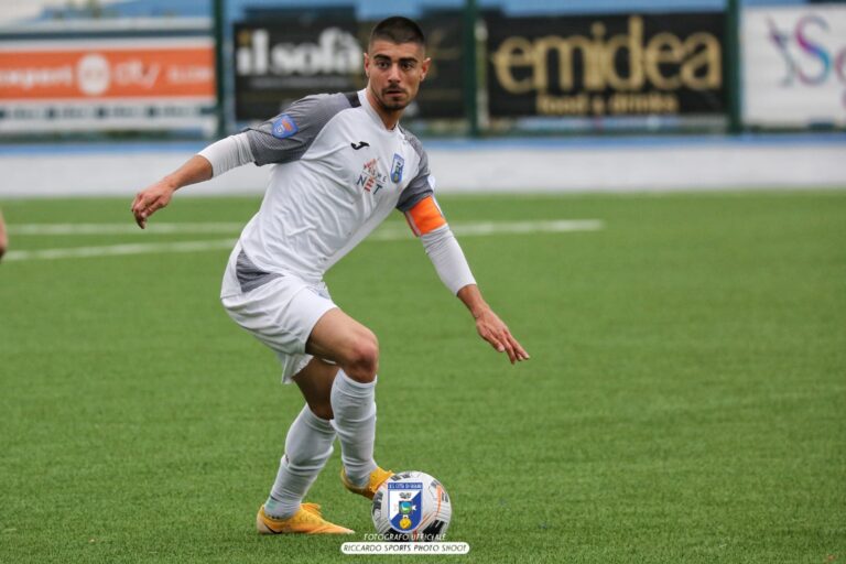 Il Fasano va in vantaggio ma il Nola rimonta, finisce 2-1 per i campani Il Fasano va in vantaggio ma il Nola rimonta, finisce 2-1 per i campani - Osservatorio Fasano