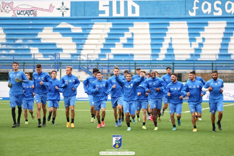 Match testa-coda tra Fasano e Bisceglie questa sera al “Vito Curlo” Match testa-coda tra Fasano e Bisceglie questa sera al “Vito Curlo” - Osservatorio Fasano