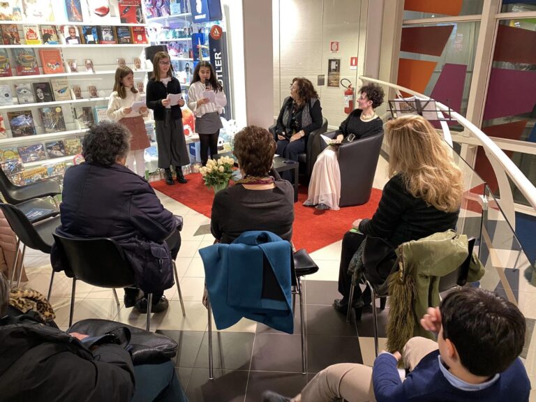 'Intrecci' di Natalizia Pinto presentato al Mondadori Bookstore di Locorotondo - Osservatorio Fasano