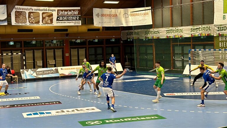La Junior capolista chiude il 2023 con una sconfitta a Bressanone La Junior capolista chiude il 2023 con una sconfitta a Bressanone - Osservatorio Fasano