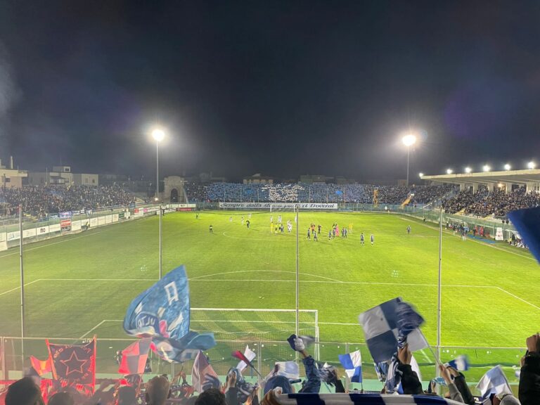 Il Brindisi si impone sul Fasano, secco 3-0 al “Fanuzzi” Il Brindisi si impone sul Fasano, secco 3-0 al “Fanuzzi” - Osservatorio Fasano