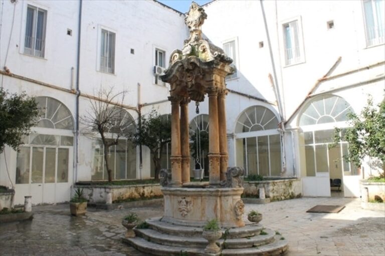 I luoghi del Cuore FAI: sosteniamo il 'Chiostro dei Paolotti' di Fasano - Osservatorio Fasano