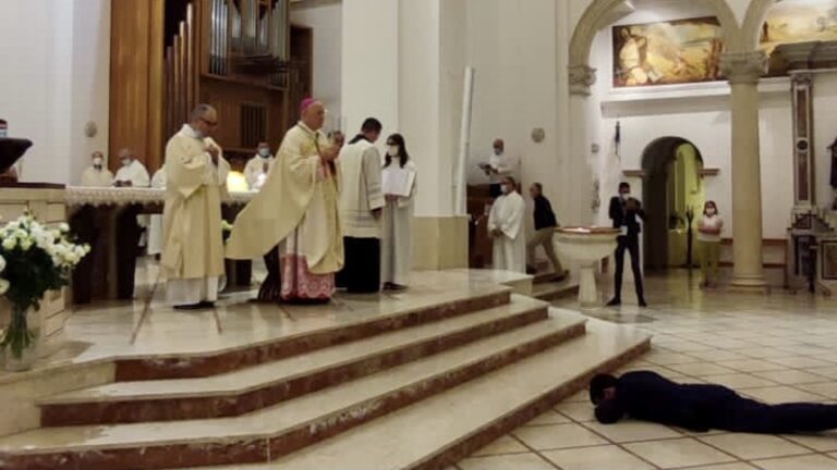 Antonio Patruno, un nuovo consacrato al servizio degli ultimi nella Comunità Papa Giovanni XXIII Antonio Patruno, un nuovo consacrato al servizio degli ultimi nella Comunità Papa Giovanni XXIII - Osservatorio Fasano