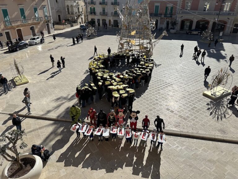 Giornata Mondiale contro il Cancro Infantile, in piazza Ciaia un flashmob per sensibilizzare la popolazione - Osservatorio Fasano