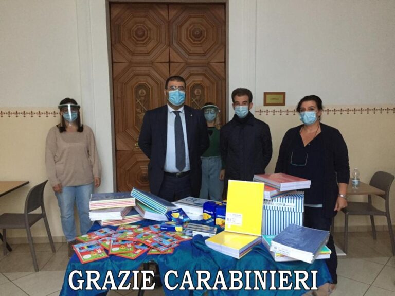 Donazione per i ragazzi del ‘Canonico Latorre’ Donazione per i ragazzi del 'Canonico Latorre' - Osservatorio Fasano