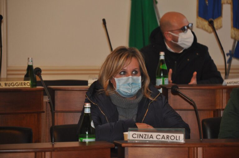 Violenza di genere: parla l’assessore Cinzia Caroli Violenza di genere: parla l'assessore Cinzia Caroli - Osservatorio Fasano