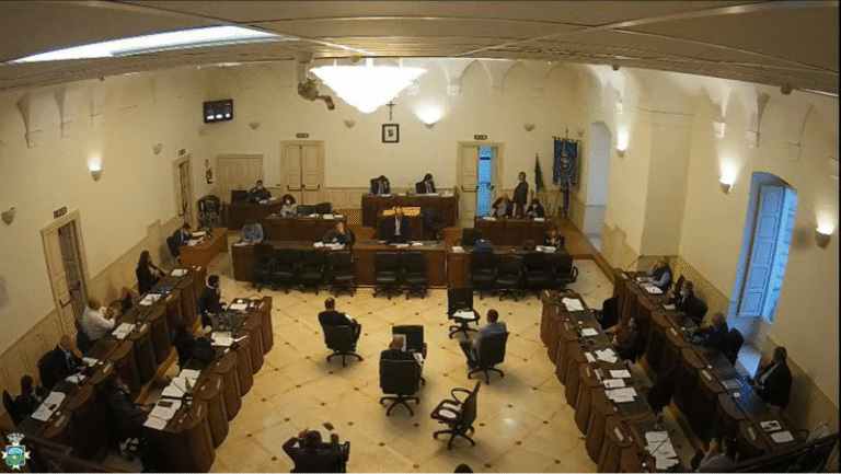 Consiglio Comunale: approvato l'assestamento di bilancio, le nuove tariffe TARI e l'integrazione al Piano delle Opere Pubbliche - Osservatorio Fasano