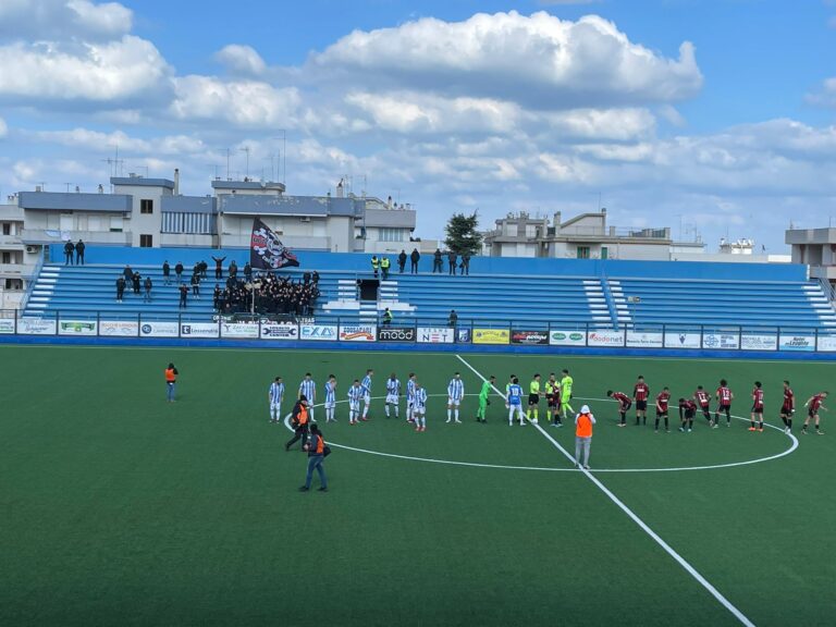 Farinola e Corvino illudono, al “Curlo” la Nocerina vince 2-3 Farinola e Corvino illudono, al “Curlo” la Nocerina vince 2-3 - Osservatorio Fasano