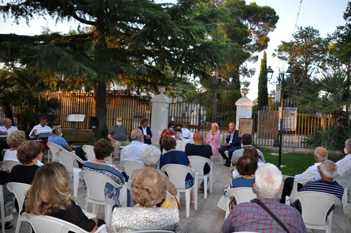 Gli artieri nelle memorie del libro di Palmina Cannone e impressi nell’annullo filatelico Gli artieri nelle memorie del libro di Palmina Cannone e impressi nell'annullo filatelico - Osservatorio Fasano