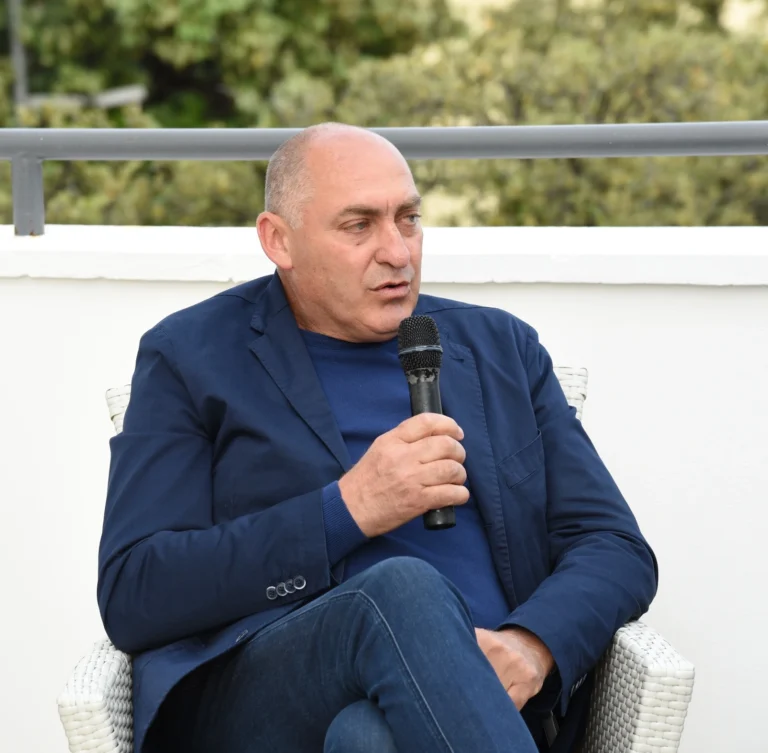Nicola Colucci riconfermato alla guida del Comitato Festa Patronale di Pezze Di Greco per l’edizione 2025 della festa in onore di Maria Ss.ma del Carmine Nicola Colucci riconfermato alla guida del Comitato Festa Patronale di Pezze Di Greco per l’edizione 2025 della festa in onore di Maria Ss.ma del Carmine - Osservatorio Fasano