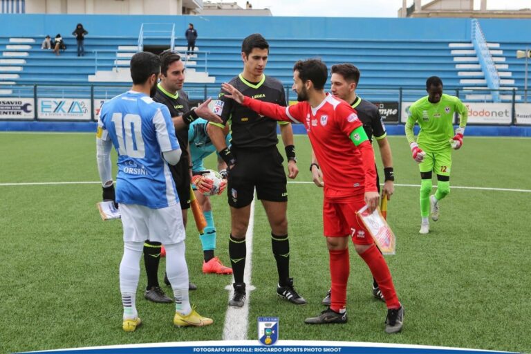 Il Fasano viene frenato dal Molfetta, 1-1 al fischio finale Il Fasano viene frenato dal Molfetta, 1-1 al fischio finale - Osservatorio Fasano