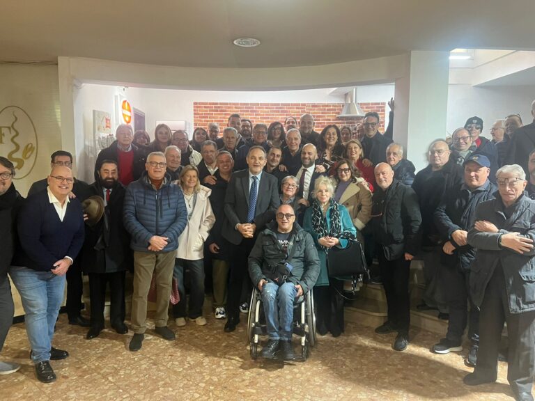 Scambio di Auguri a Fasano: Michele Picaro e Filippo Melchiorre insieme agli amministratori locali di Fratelli d’Italia - Osservatorio Fasano