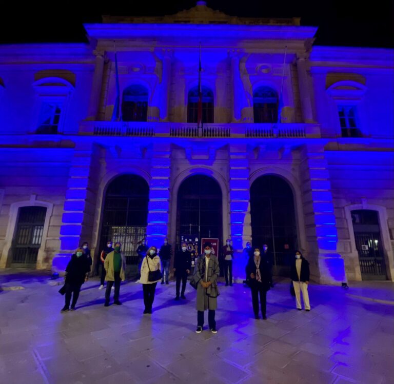 Comune di Fasano illuminato di blu per la giornata del diabete - Osservatorio Fasano