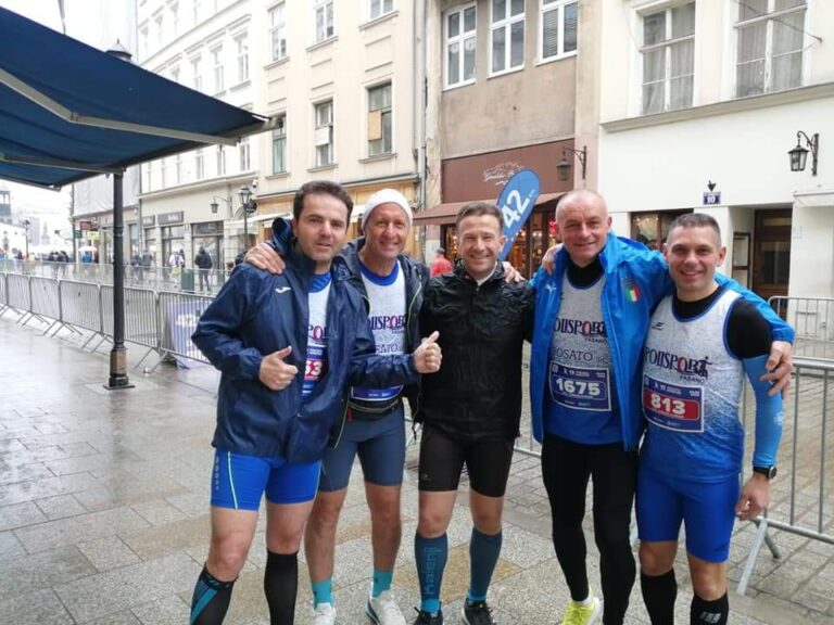 Sei podisti fasanesi alla 19ª Maratona di Cracovia Sei podisti fasanesi alla 19ª Maratona di Cracovia - Osservatorio Fasano