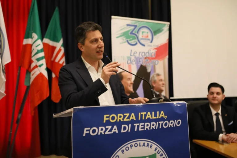 Forza Italia serra le fila a Fasano: grande partecipazione ed entusiasmo all’ultimo incontro della Segreteria cittadina Forza Italia serra le fila a Fasano: grande partecipazione ed entusiasmo all’ultimo incontro della Segreteria cittadina - Osservatorio Fasano