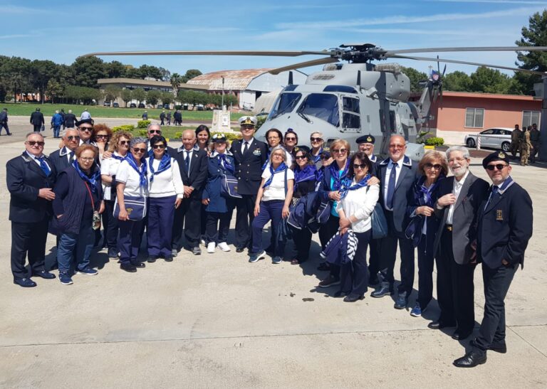 Il Gruppo ANMI di Fasano in visita alla base aerea della Marina Militare MARISTAER di Grottaglie Il Gruppo ANMI di Fasano in visita alla base aerea della Marina Militare MARISTAER di Grottaglie - Osservatorio Fasano