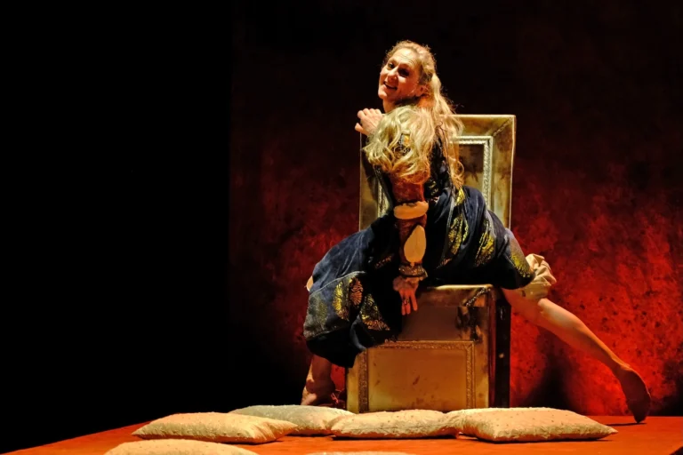 Fasano: "Insight Lucrezia" illumina la Stagione Teatrale di Prosa - Osservatorio Fasano