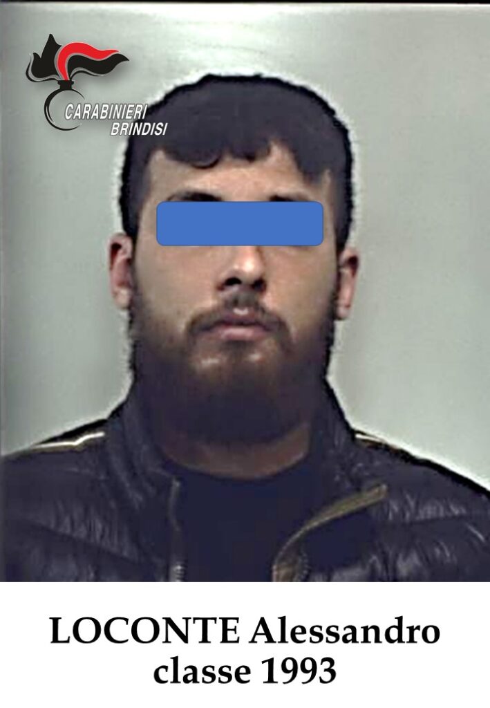 Sorpreso a cedere stupefacenti dal balcone, trovato in possesso di cocaina marijuana e hashish, arrestato Sorpreso a cedere stupefacenti dal balcone, trovato in possesso di cocaina marijuana e hashish, arrestato - Osservatorio Fasano
