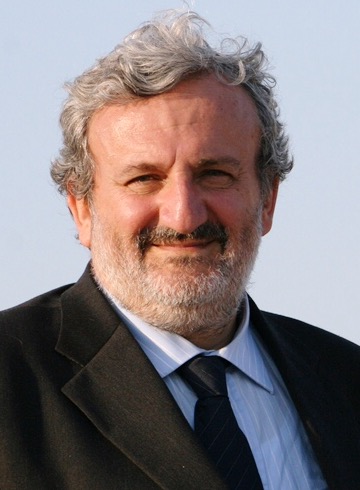 Ordinanza di Emiliano su scuole superiori: da lunedi 26 sospese lezioni in presenza per le ultime 3 classi Ordinanza di Emiliano su scuole superiori: da lunedi 26 sospese lezioni in presenza per le ultime 3 classi - Osservatorio Fasano