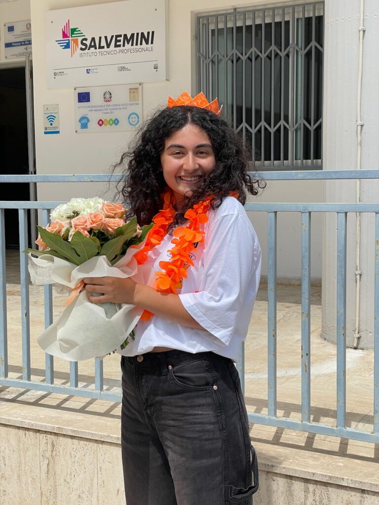 Premiazione “Alfieri del Lavoro” – studentessa Simona Taddeo IISS “G.Salvemini” di Fasano Premiazione “Alfieri del Lavoro” – studentessa Simona Taddeo IISS “G.Salvemini” di Fasano - Osservatorio Fasano