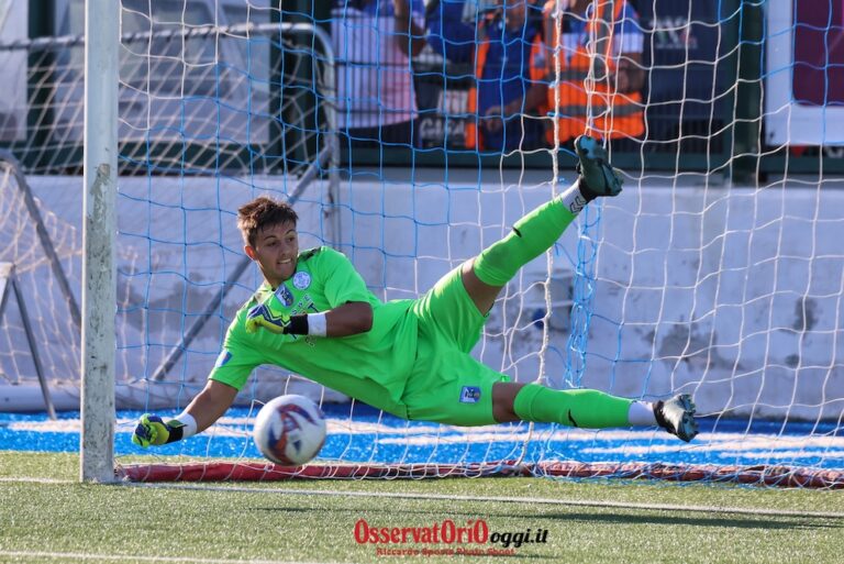 Pareggio di rigore tra Fasano e Rotonda, finisce 1-1 al “Vito Curlo” Pareggio di rigore tra Fasano e Rotonda, finisce 1-1 al “Vito Curlo” - Osservatorio Fasano