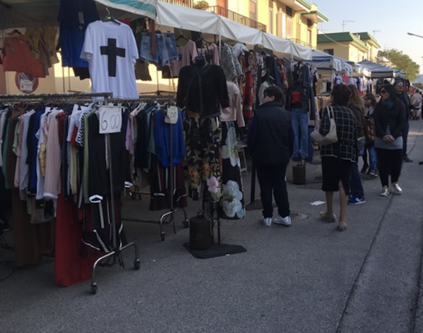 La Polizia Locale rintraccia la mamma di un bambino che si era perduto al mercato La Polizia Locale rintraccia la mamma di un bambino che si era perduto al mercato - Osservatorio Fasano