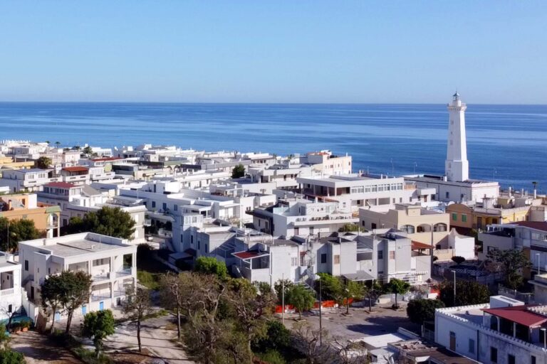 Questa sera a Torre Canne iniziano le 'Serate al Faro' - Osservatorio Fasano
