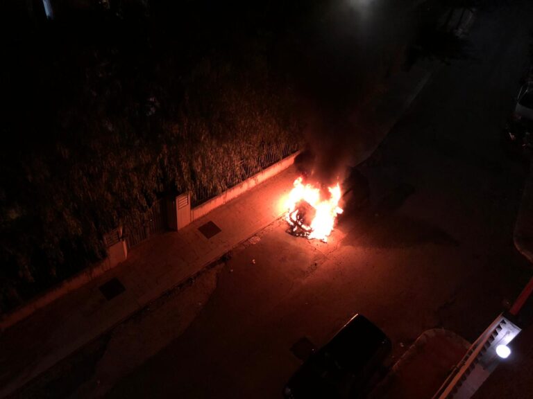 Auto in fiamme in Via Cenci nei pressi del Parco Residence - Osservatorio Fasano