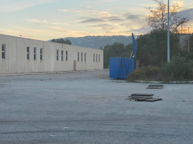 Lunedì 9 novembre inizia il montaggio del secondo Drive-in Covid nel piazzale manutenzione Anas - Osservatorio Fasano