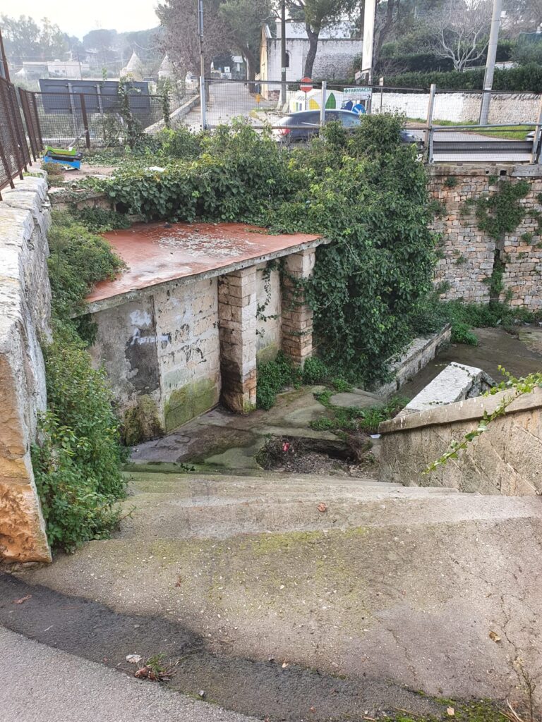 Via Vecchia di Laureto: situazione a rischio - Osservatorio Fasano