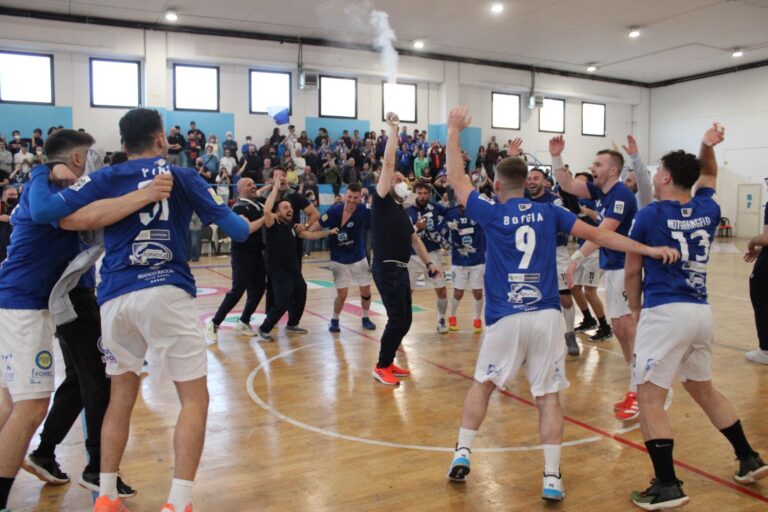 La Junior vince il derby con il Conversano e svetta da sola in classifica - Osservatorio Fasano