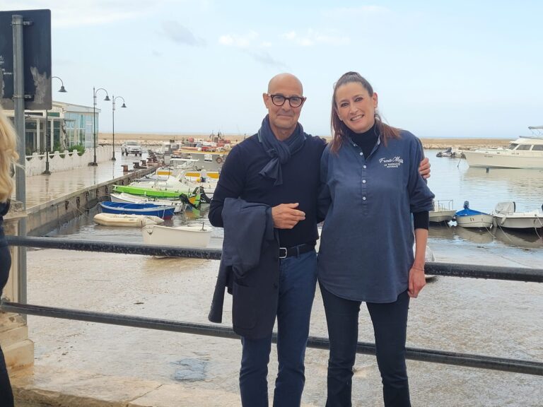 Stanley Tucci si innamora del «crudo» di Savelletri Stanley Tucci si innamora del «crudo» di Savelletri - Osservatorio Fasano