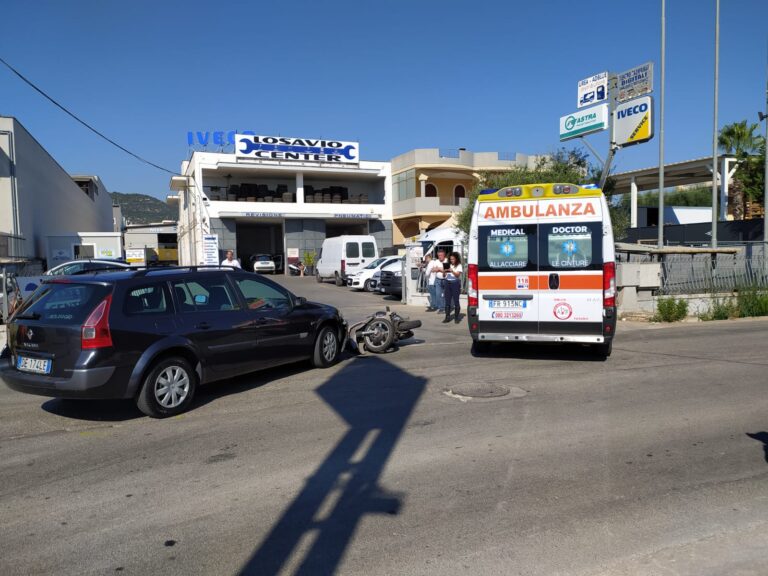 Incidente in via Roma, zona industriale nord: 2 ferirti in codice giallo Incidente in via Roma, zona industriale nord: 2 ferirti in codice giallo - Osservatorio Fasano